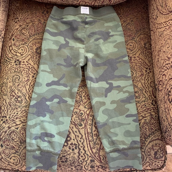 Gap Toddler Girl Camo Leggings/Joggers/Pants - Picture 4 of 5